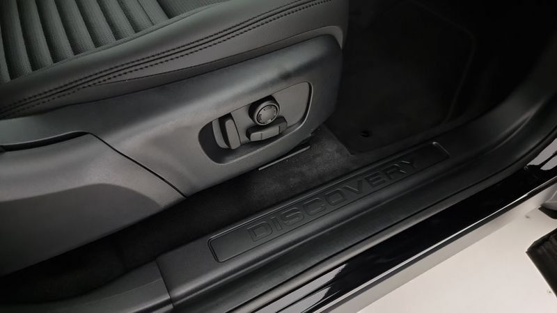 Land Rover Discovery Sport 2024