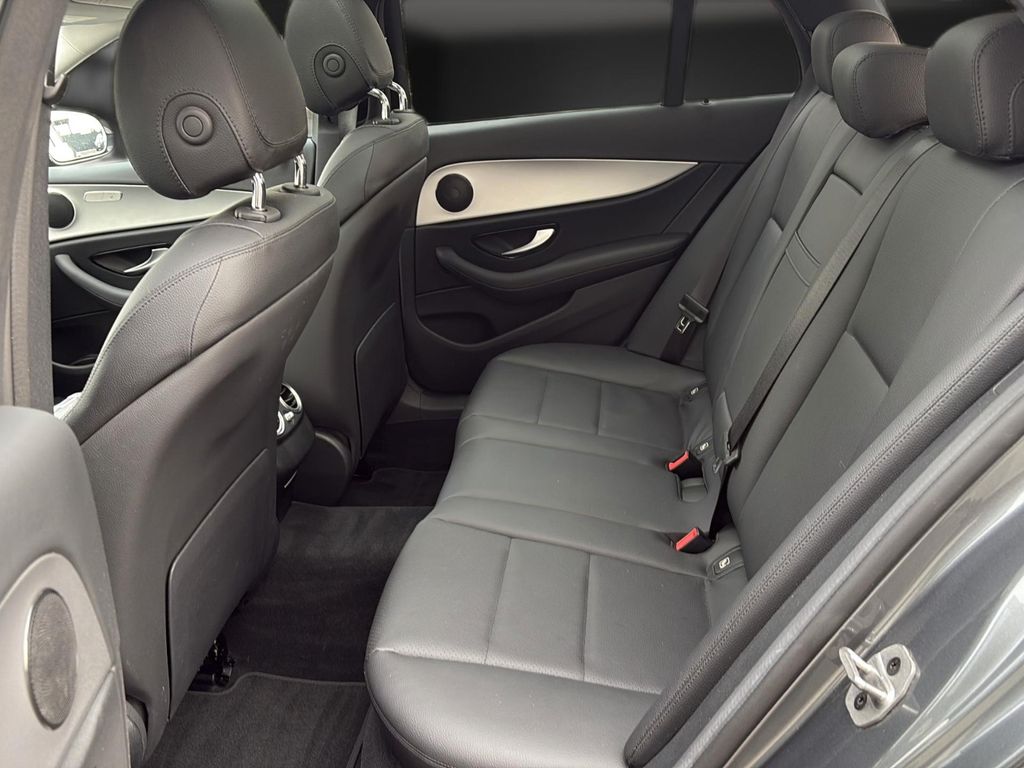 Mercedes-Benz E 300 2022