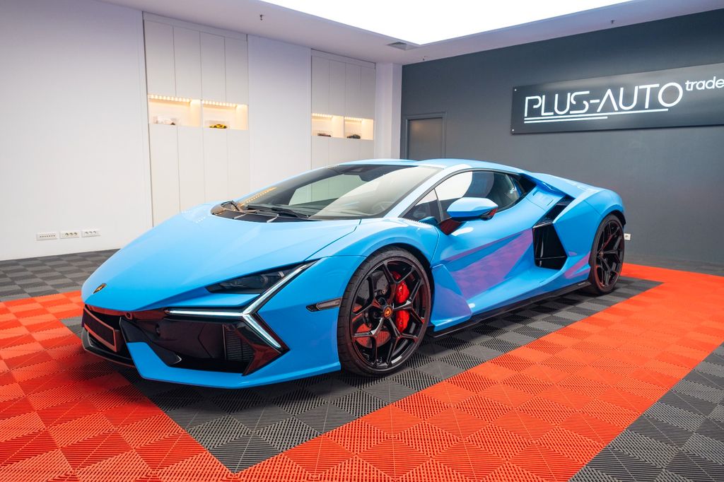 Lamborghini Revuelto