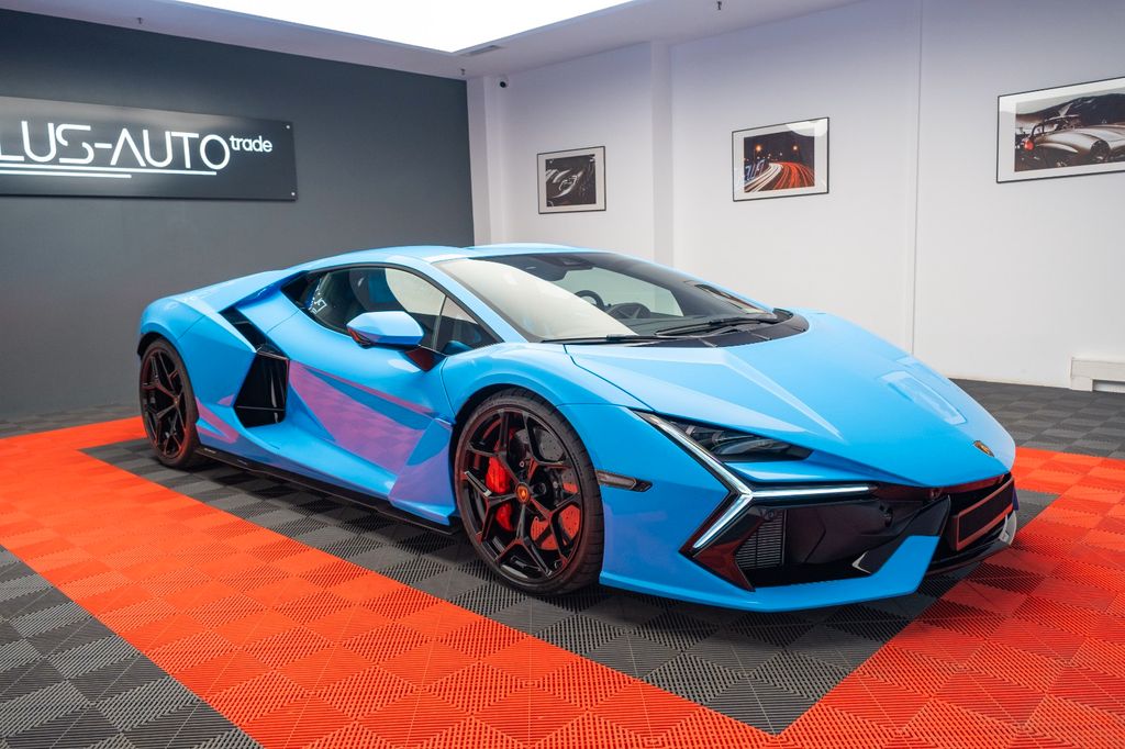 Lamborghini Revuelto