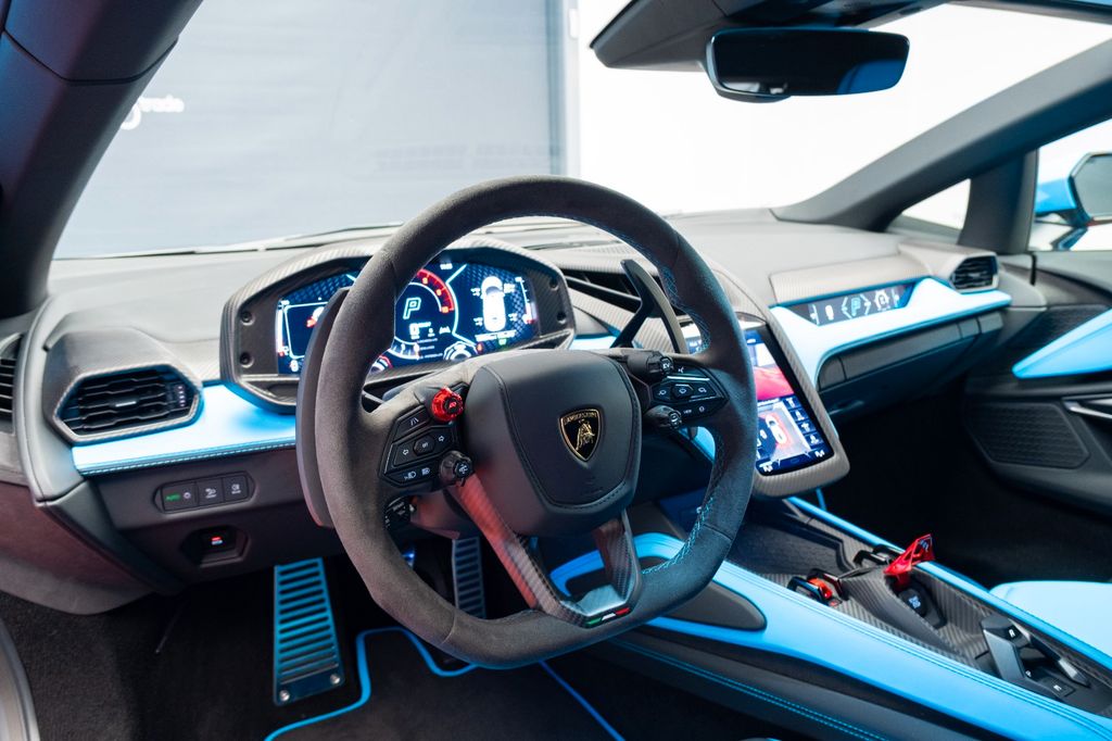 Lamborghini Revuelto