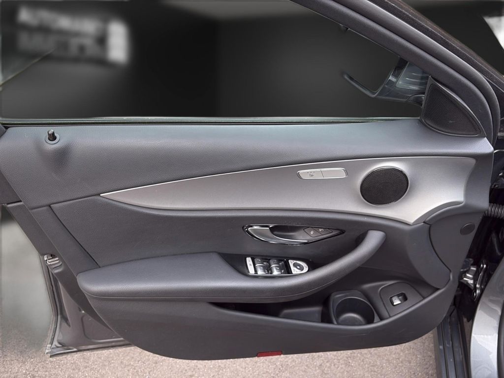 Mercedes-Benz E 300 2022