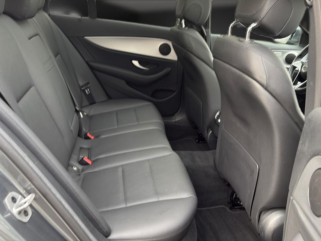 Mercedes-Benz E 300 2022