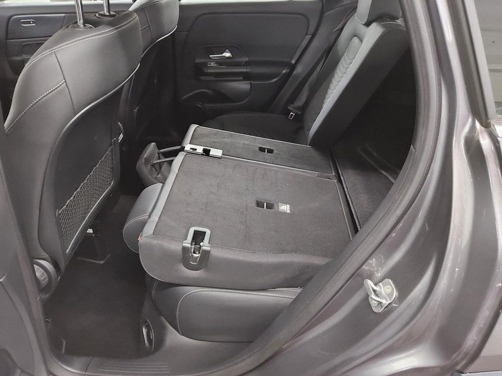 Mercedes-Benz GLA 180 2023