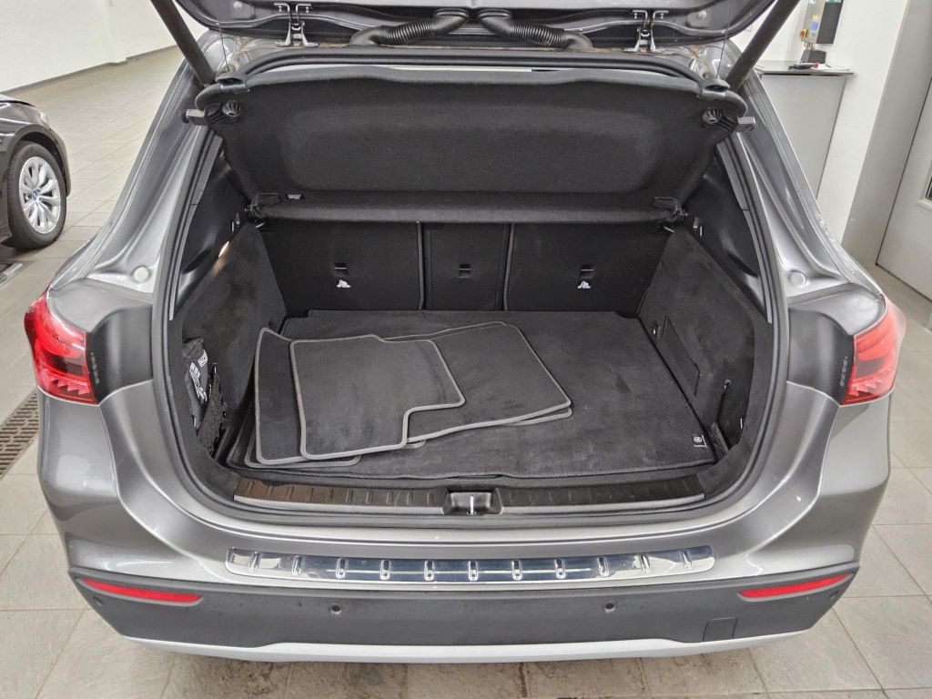 Mercedes-Benz GLA 180 2023