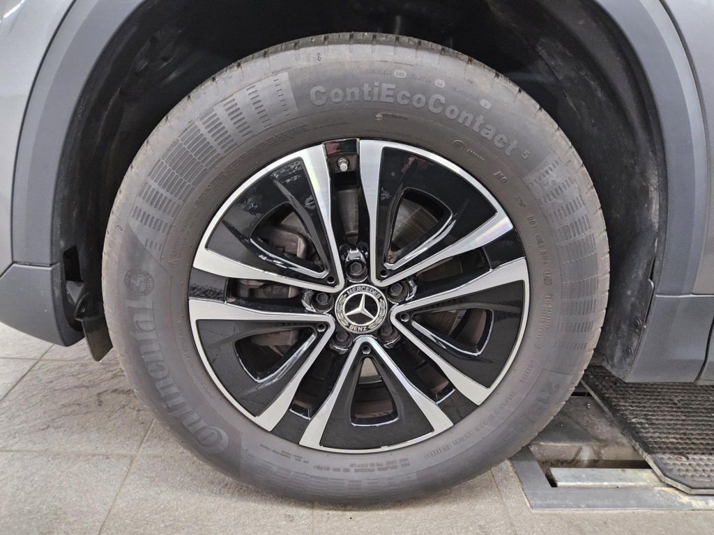 Mercedes-Benz GLA 180 2023