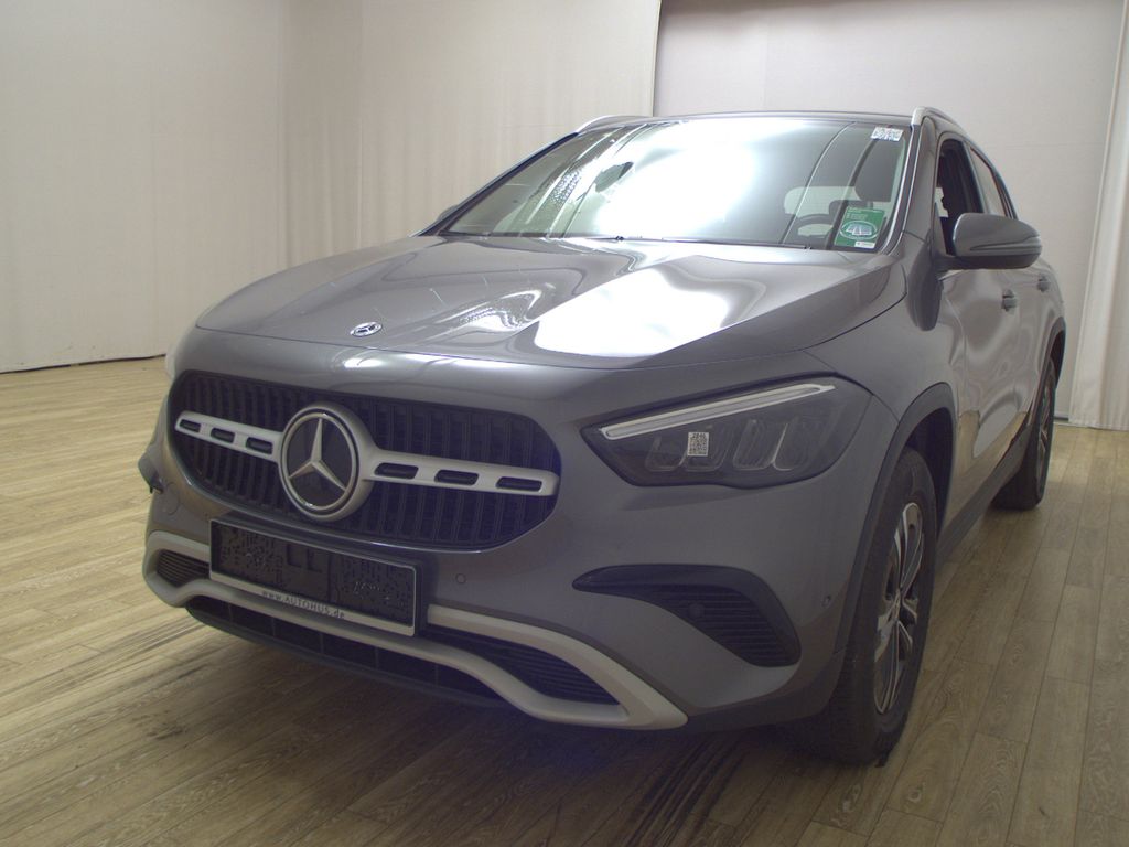 Mercedes-Benz GLA 180 2023
