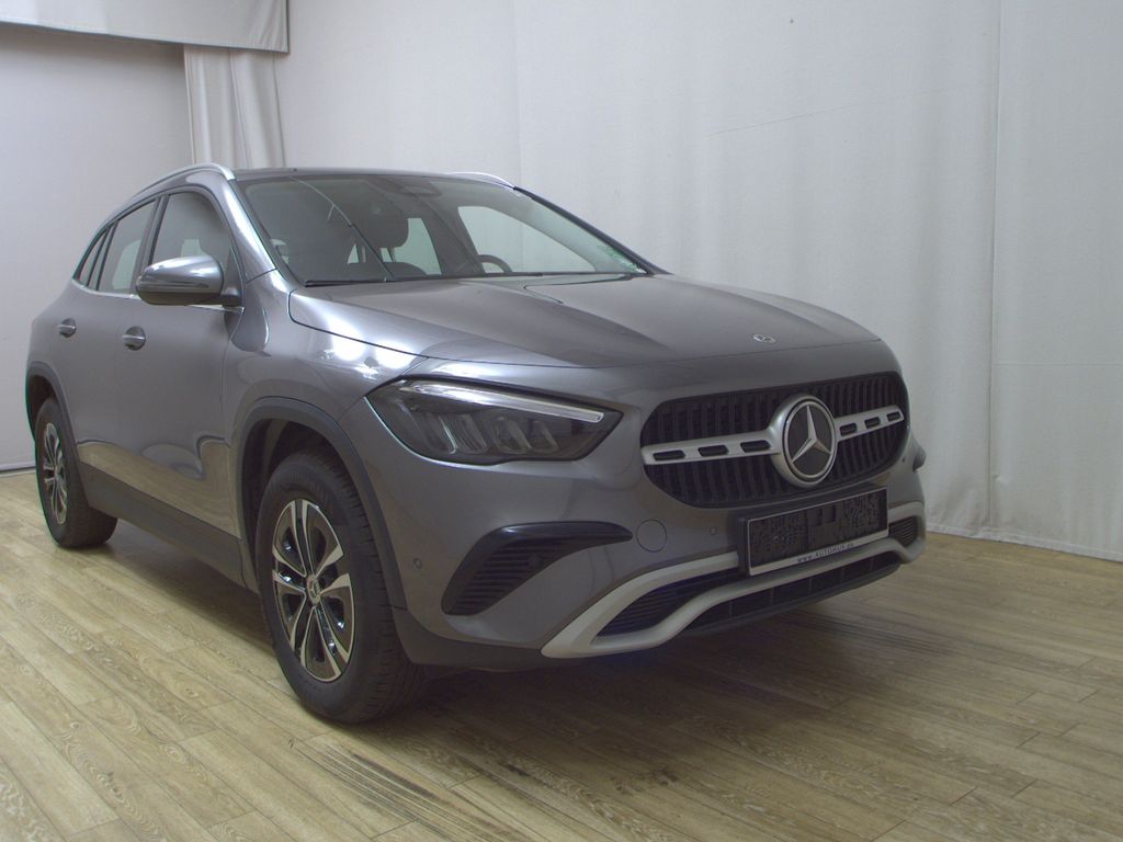 Mercedes-Benz GLA 180 2023