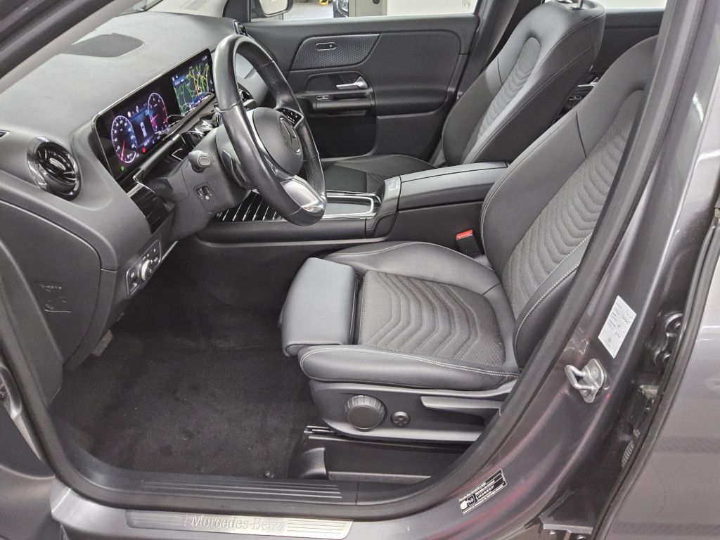 Mercedes-Benz GLA 180 2023