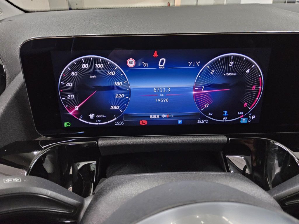 Mercedes-Benz GLA 180 2023