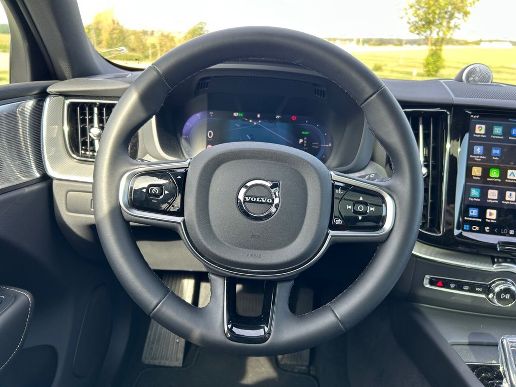 Volvo XC60 2025