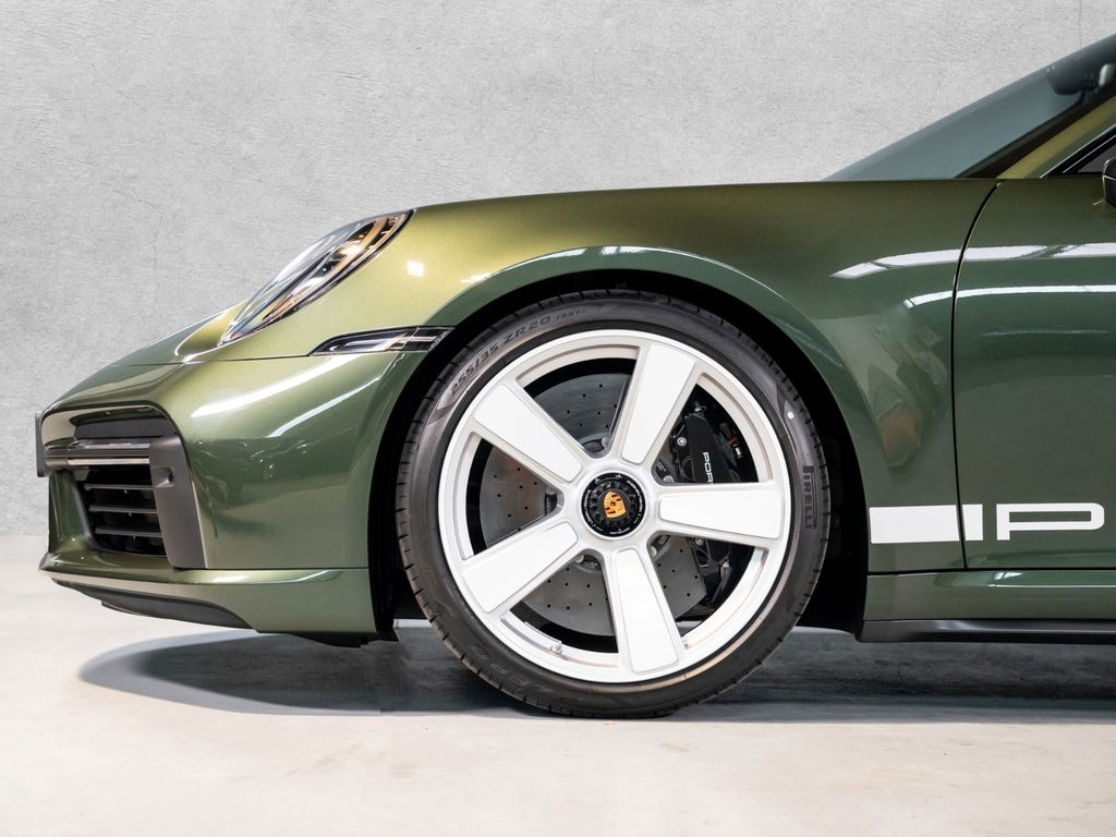 Porsche 992 2025