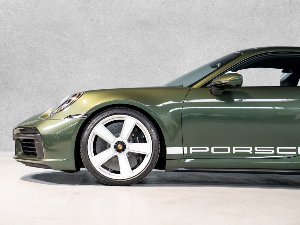 Porsche 992 2025