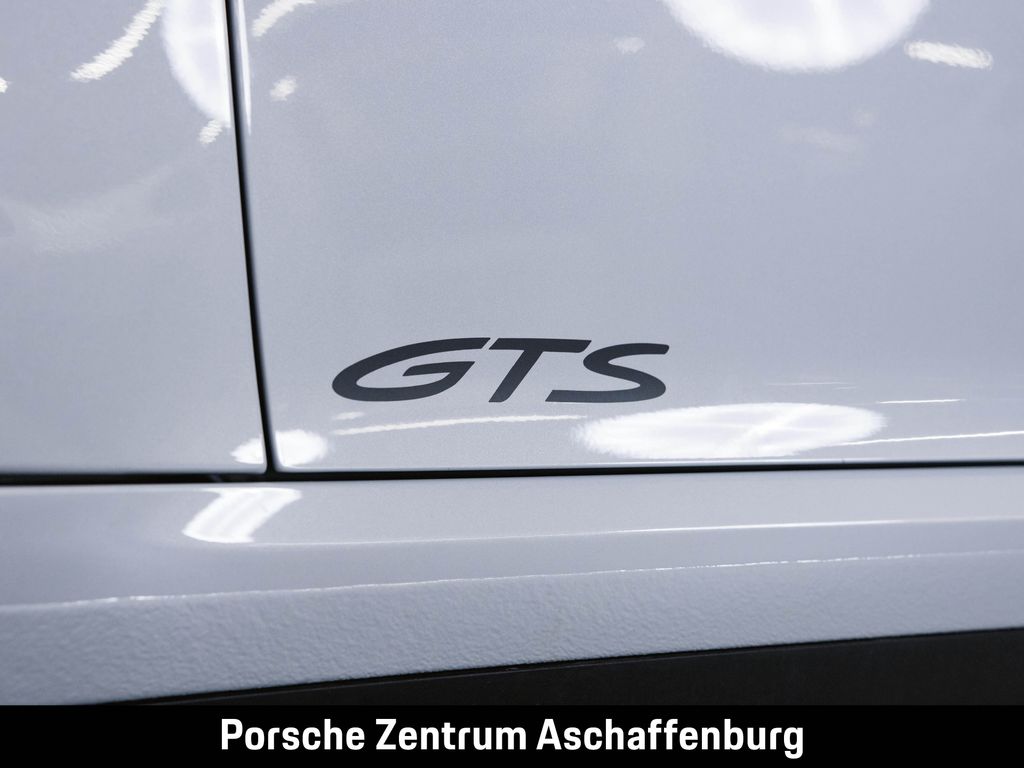Porsche 992 2024