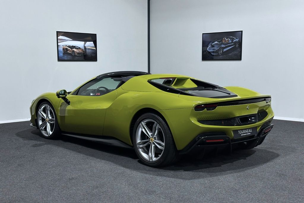 Ferrari 296 GTS 2024