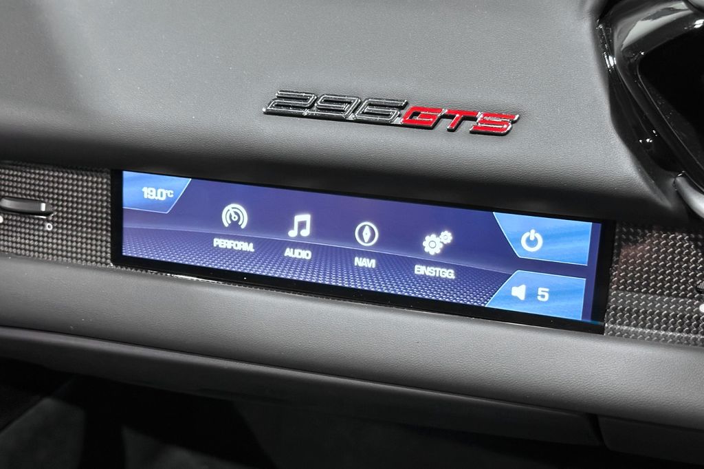 Ferrari 296 GTS 2024