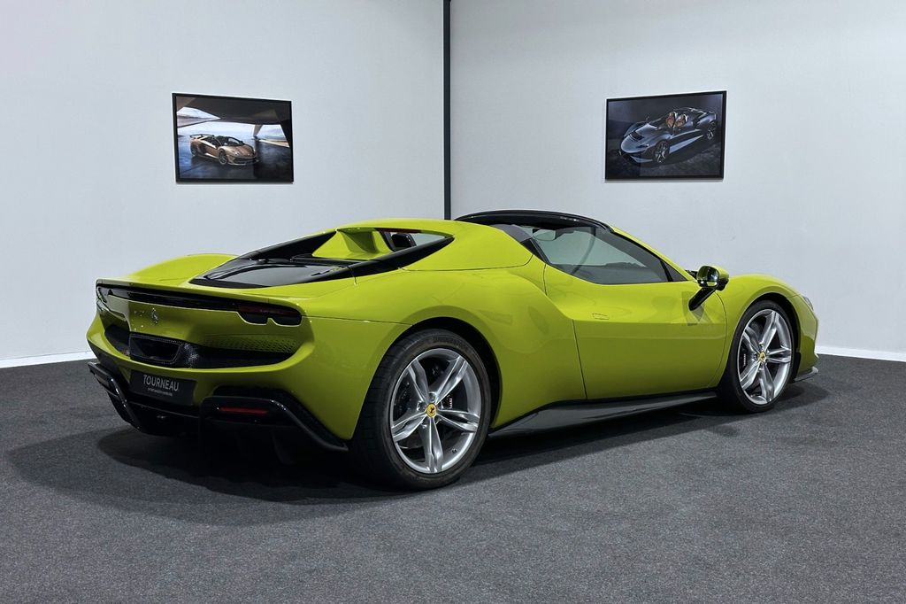 Ferrari 296 GTS 2024