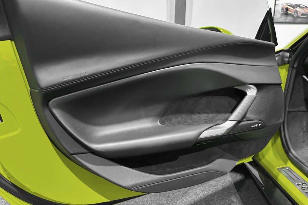 Ferrari 296 GTS 2024