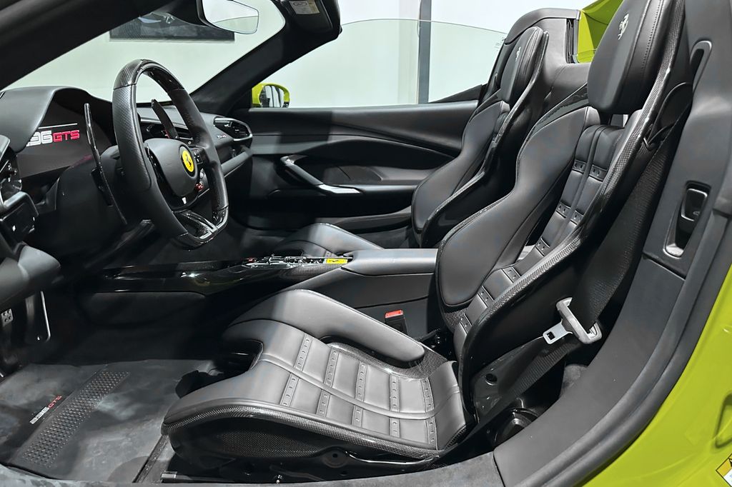 Ferrari 296 GTS 2024