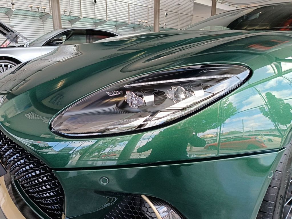 Aston Martin DBS