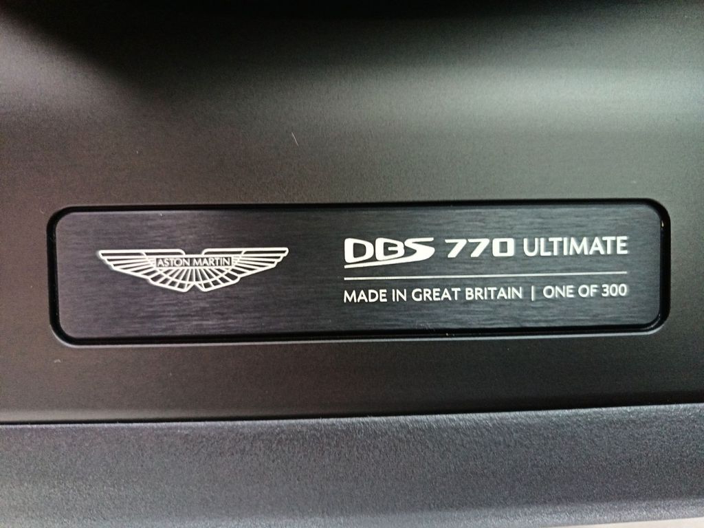 Aston Martin DBS