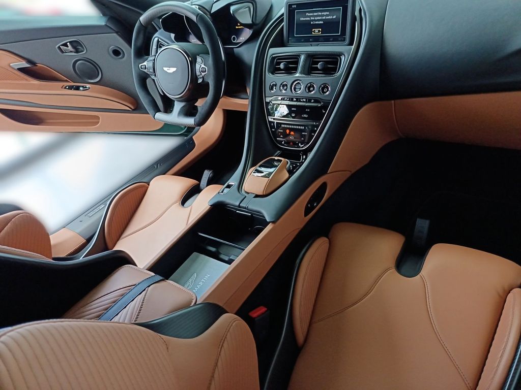 Aston Martin DBS