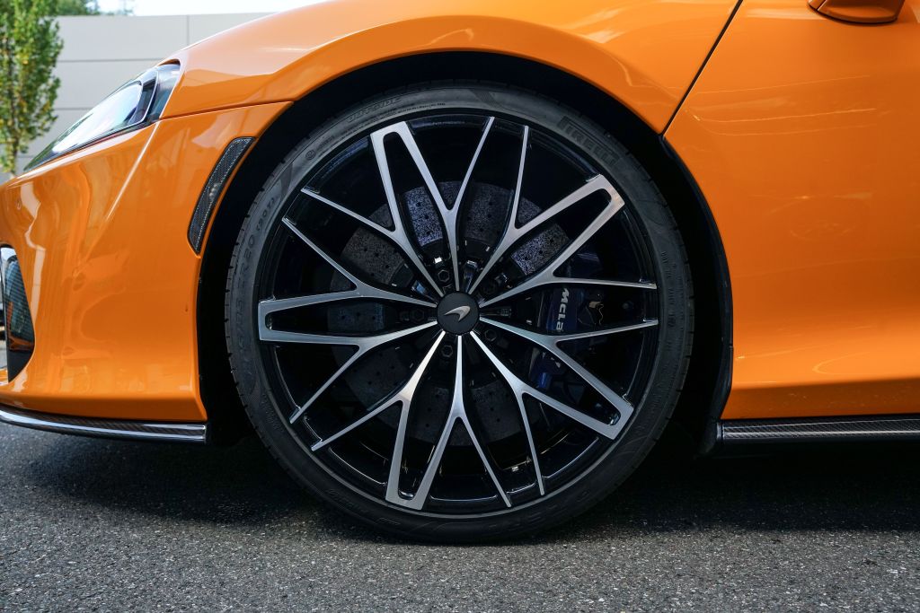McLaren GT 2024