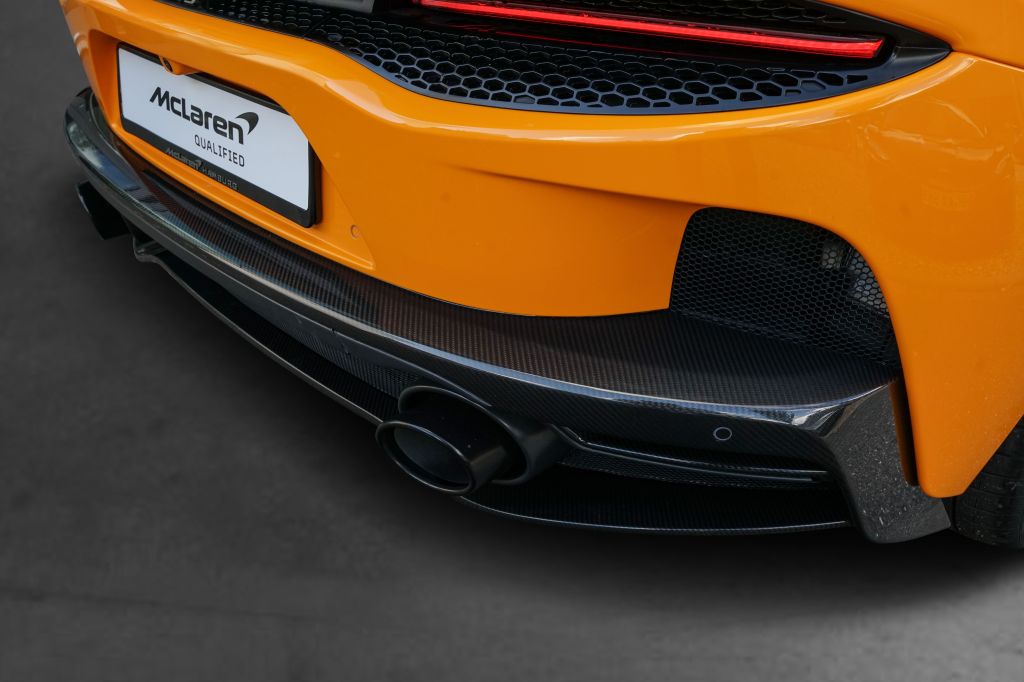McLaren GT 2024