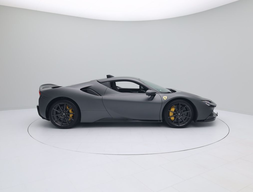 Ferrari SF90 2024