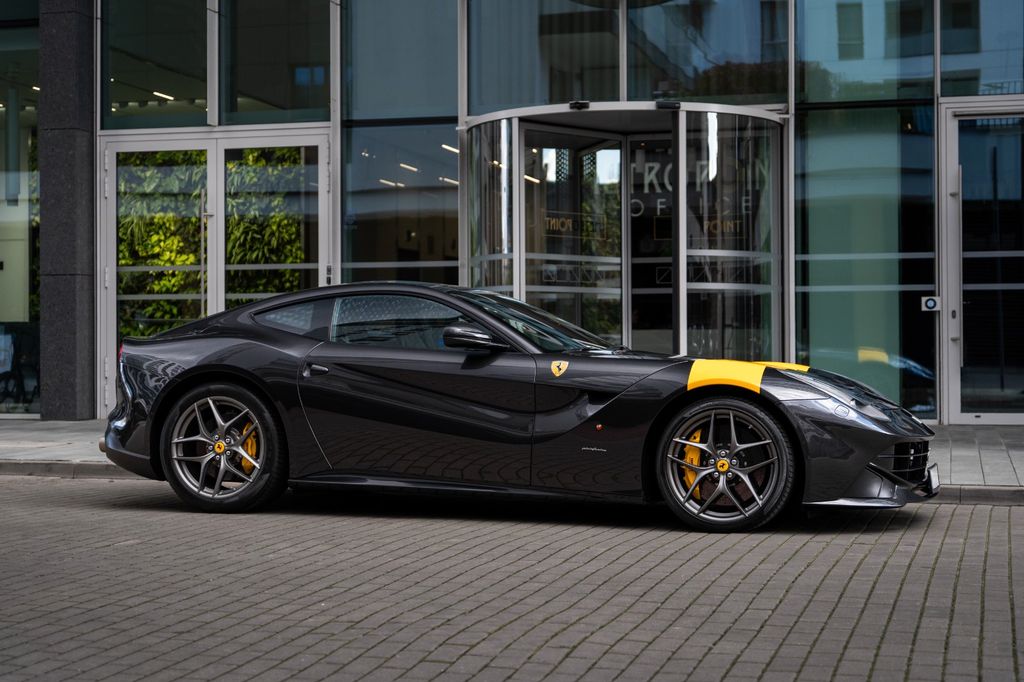 Ferrari F12 2015