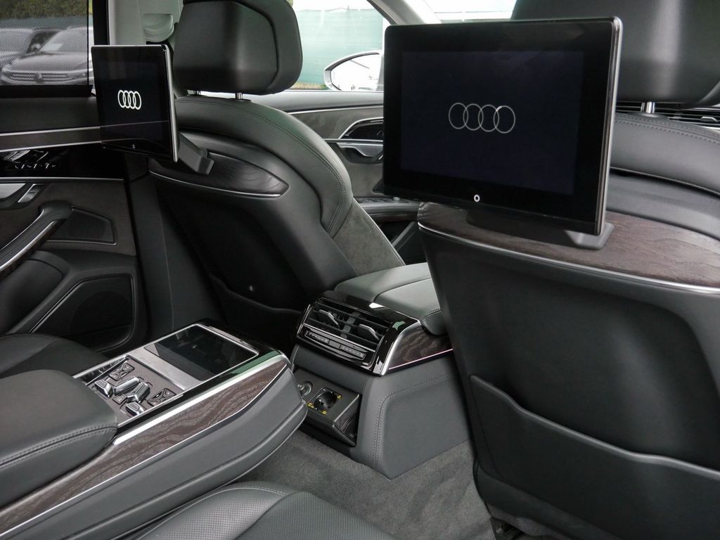 Audi A8 2022
