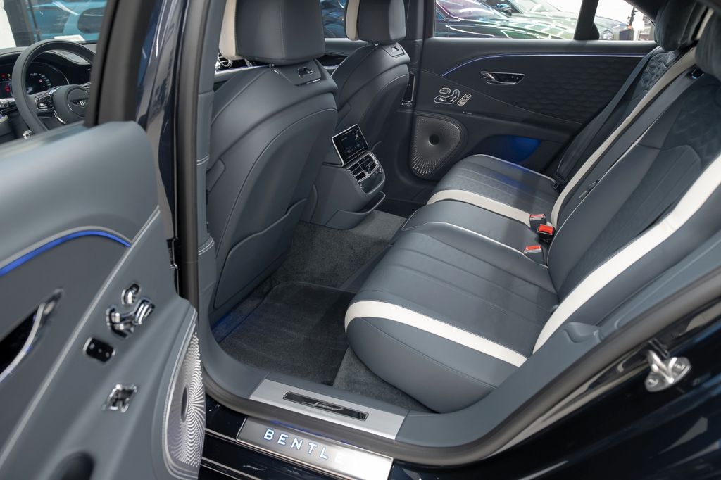 Bentley Flying Spur 2025