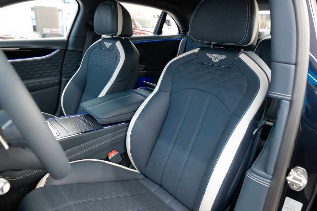 Bentley Flying Spur 2025
