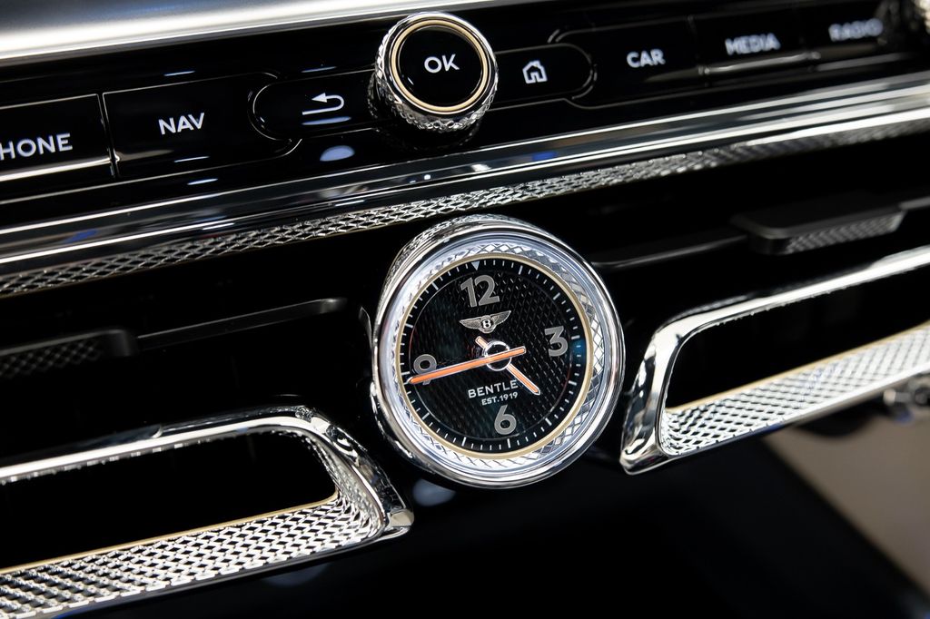 Bentley Flying Spur 2025