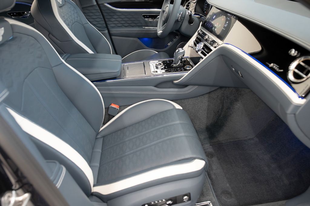 Bentley Flying Spur 2025