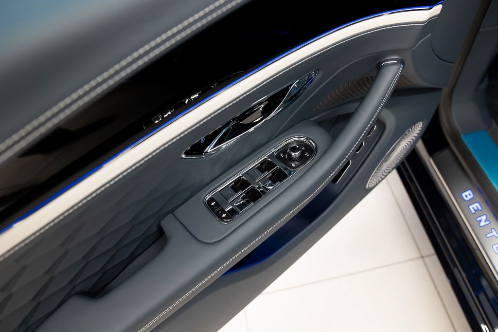 Bentley Flying Spur 2025