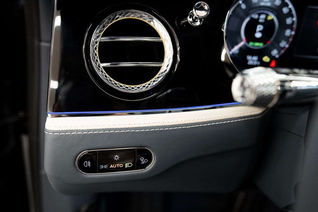 Bentley Flying Spur 2025