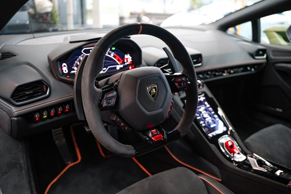 Lamborghini Huracán 2023