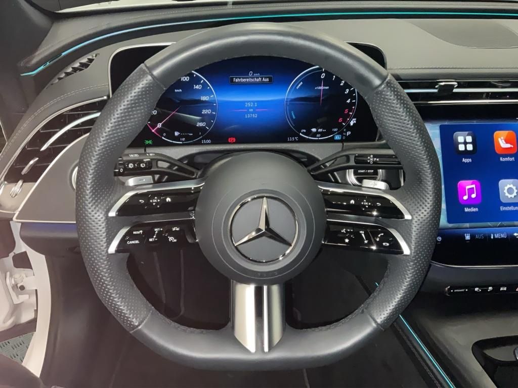 Mercedes-Benz E 300 2025