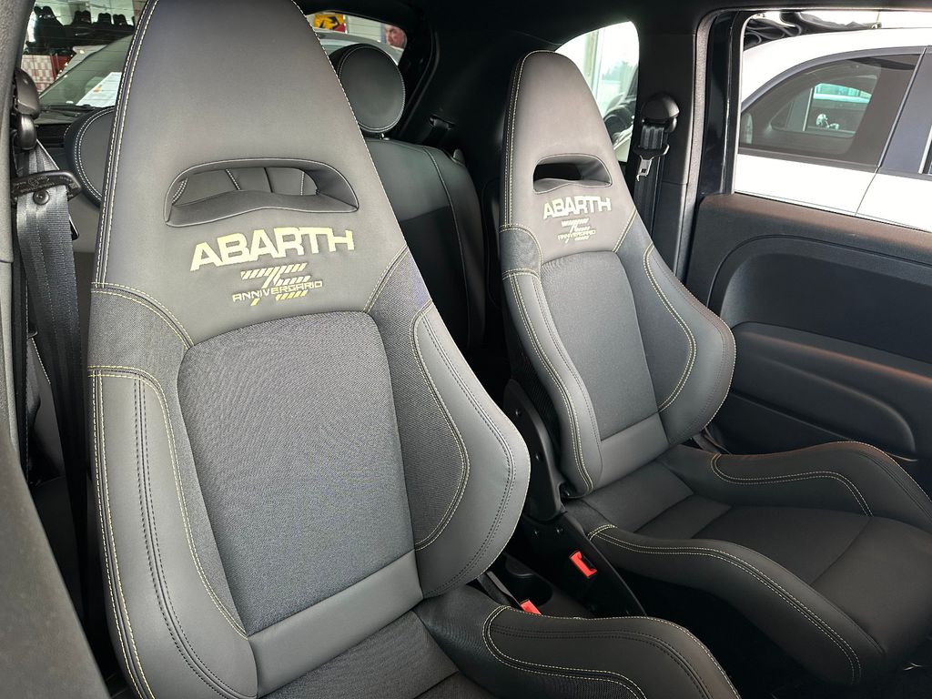Abarth 695 2024