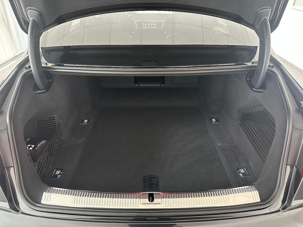 Audi A8 2022