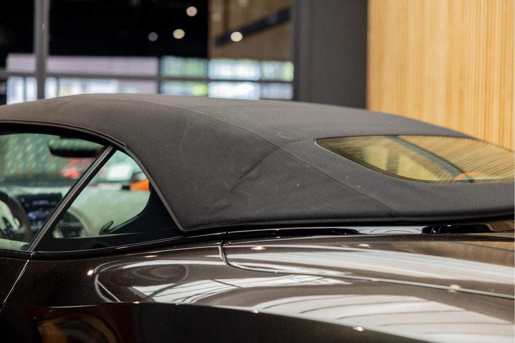 Aston Martin DBS 2024