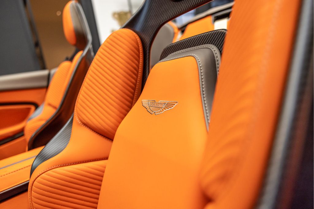 Aston Martin DBS 2024