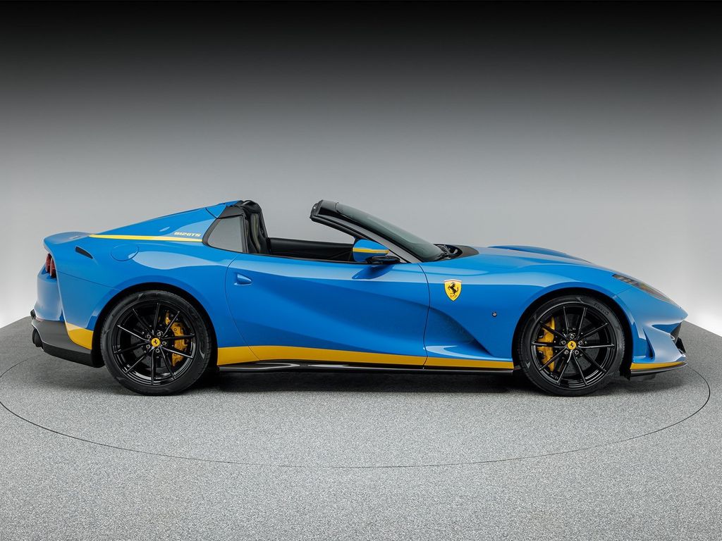 Ferrari 812 2022