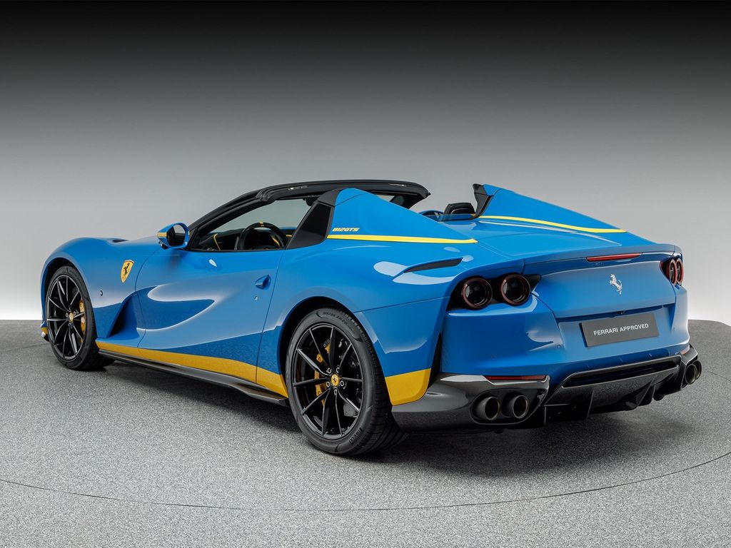 Ferrari 812 2022