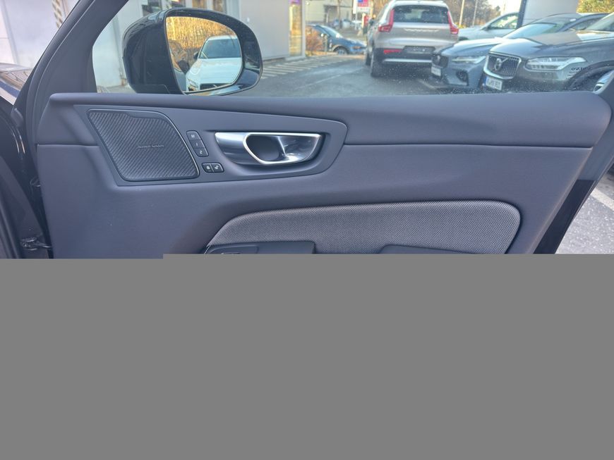 Volvo XC60 2025