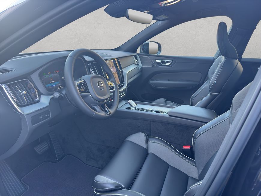 Volvo XC60 2025