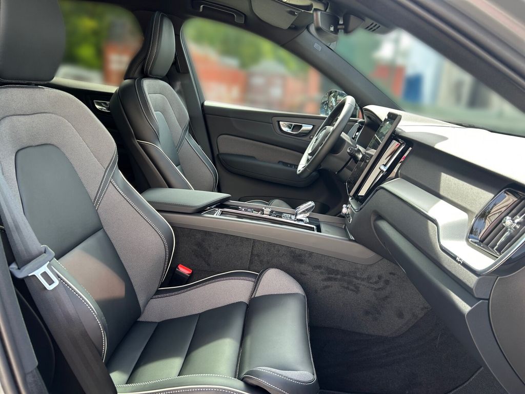 Volvo XC60 2025
