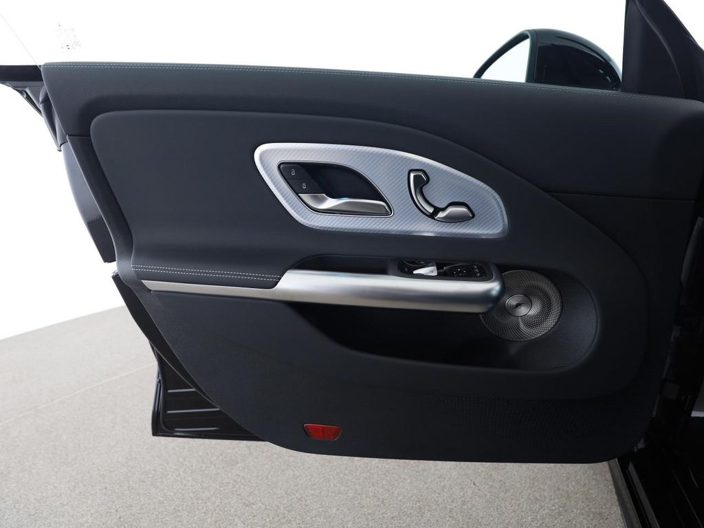 Mercedes-Benz CLA 350 2025