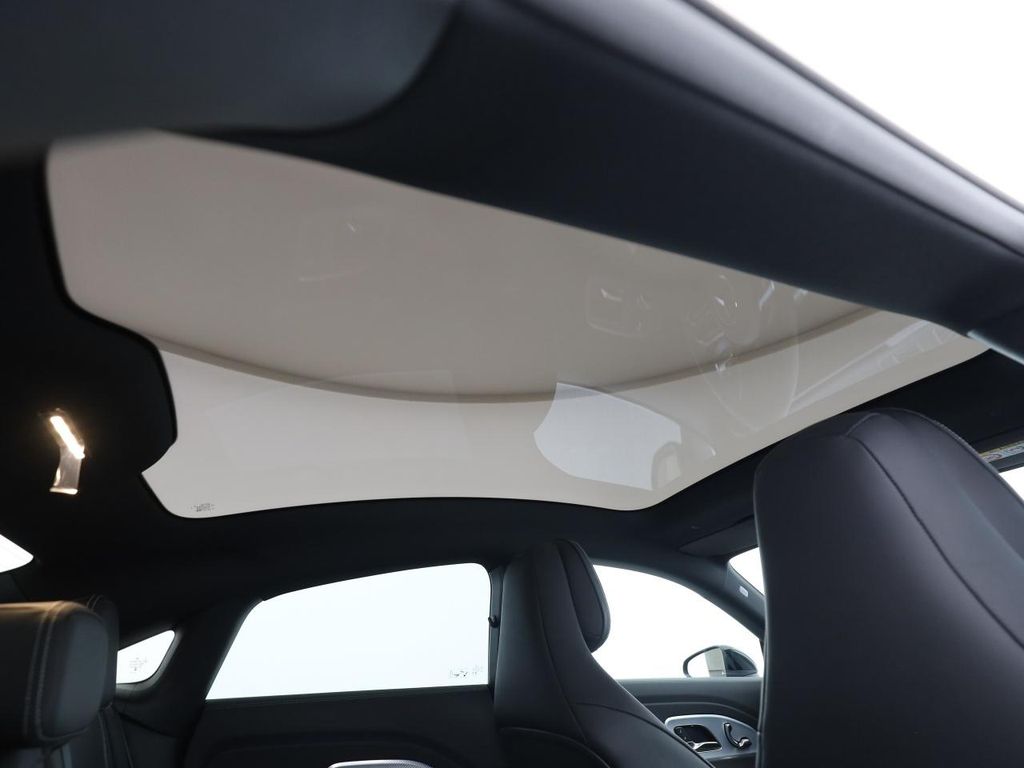 Mercedes-Benz CLA 350 2025